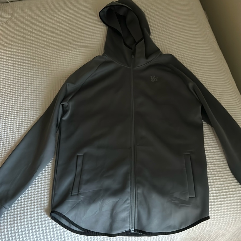 YoungLA Men’s XXL Zip Up Hoodie Runs Small